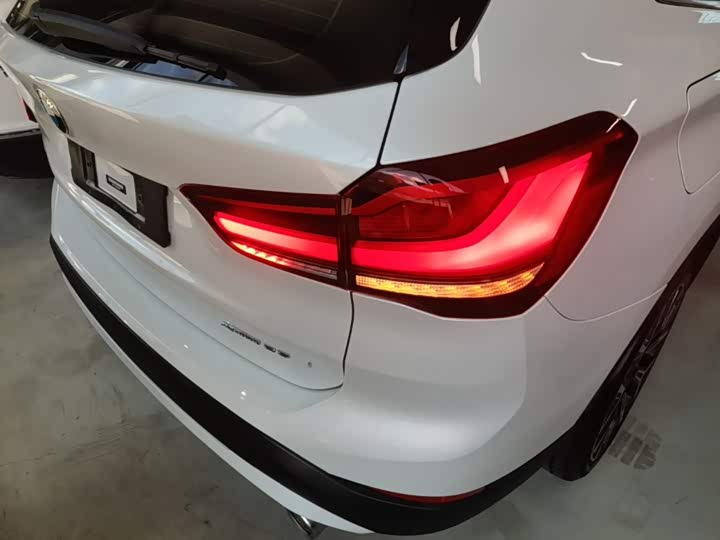 BMW X1, 2022 — фото 8 из 9