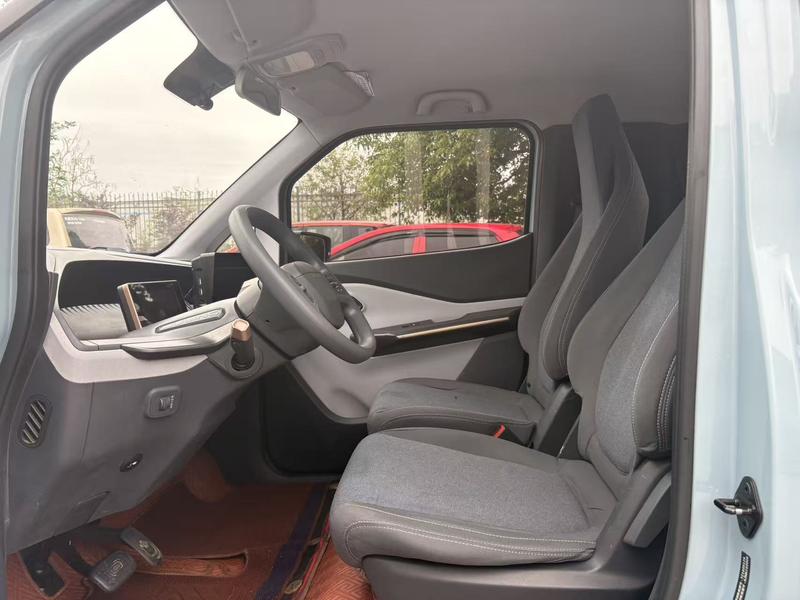 Wuling Nano EV, 2021 — фото 8 из 9