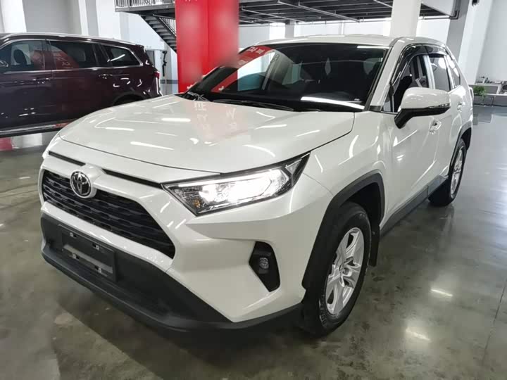 Toyota RAV4, 2025 — фото 2 из 9