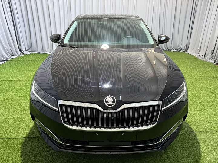 Skoda Superb, 2023 — фото 3 из 9