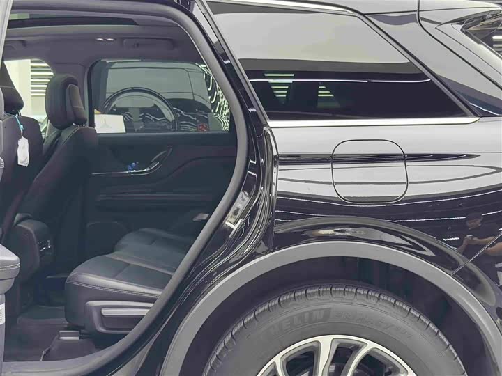 Lincoln Corsair, 2022 — фото 7 из 9