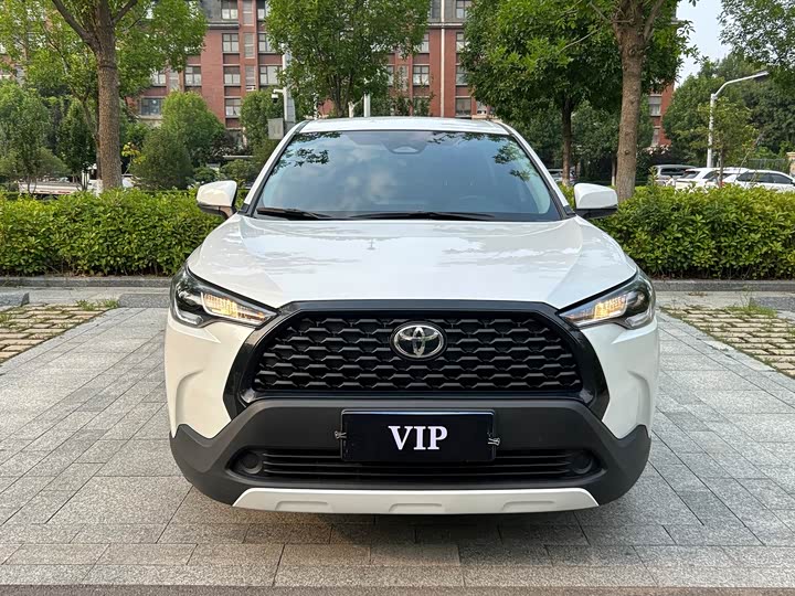 Toyota Corolla Cross, 2024 — фото 2 из 9