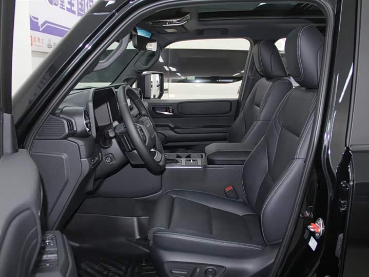 Toyota Prado, 2025 — фото 7 из 9