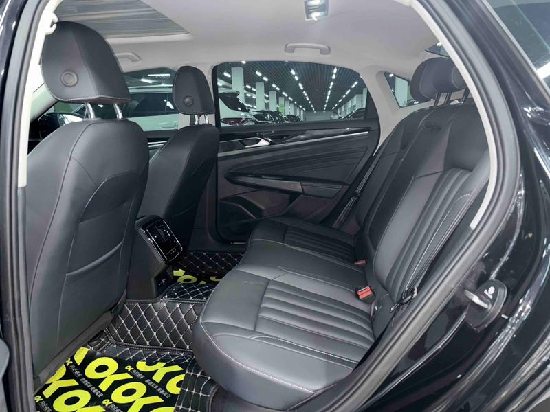 Volkswagen Passat Hybrid, 2025 — фото 7 из 8