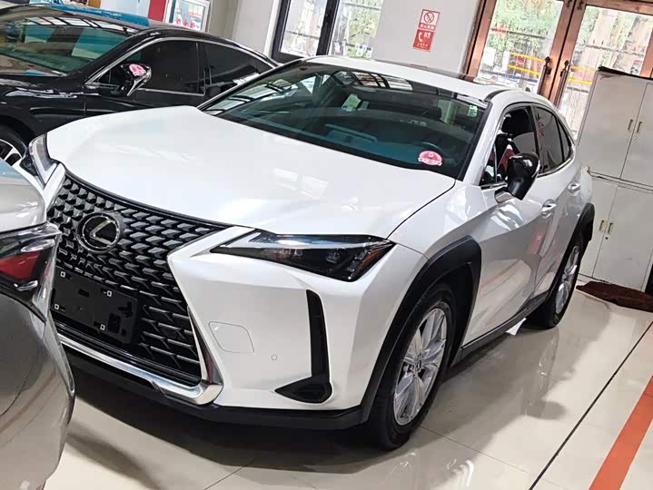 Lexus UX, 2024 — купить в Перми под ключ