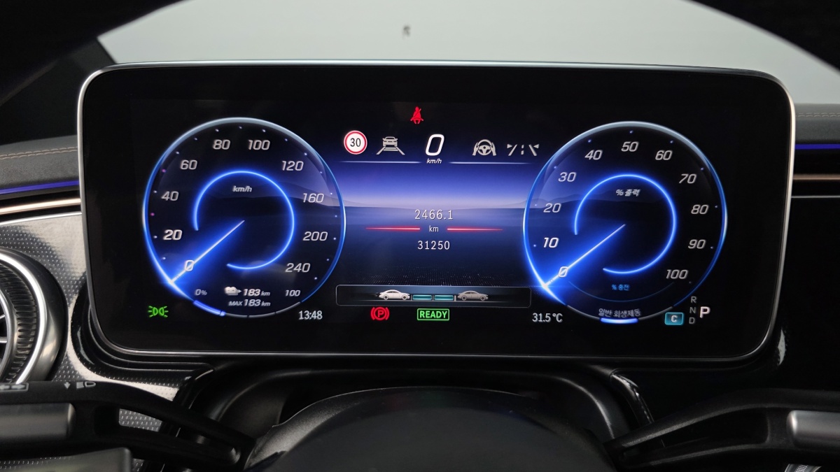 Mercedes-Benz EQS, 2022 — фото 8 из 12