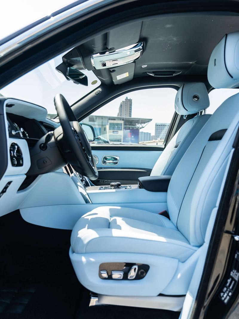 Rolls-Royce Cullinan, 2024 — фото 5 из 7
