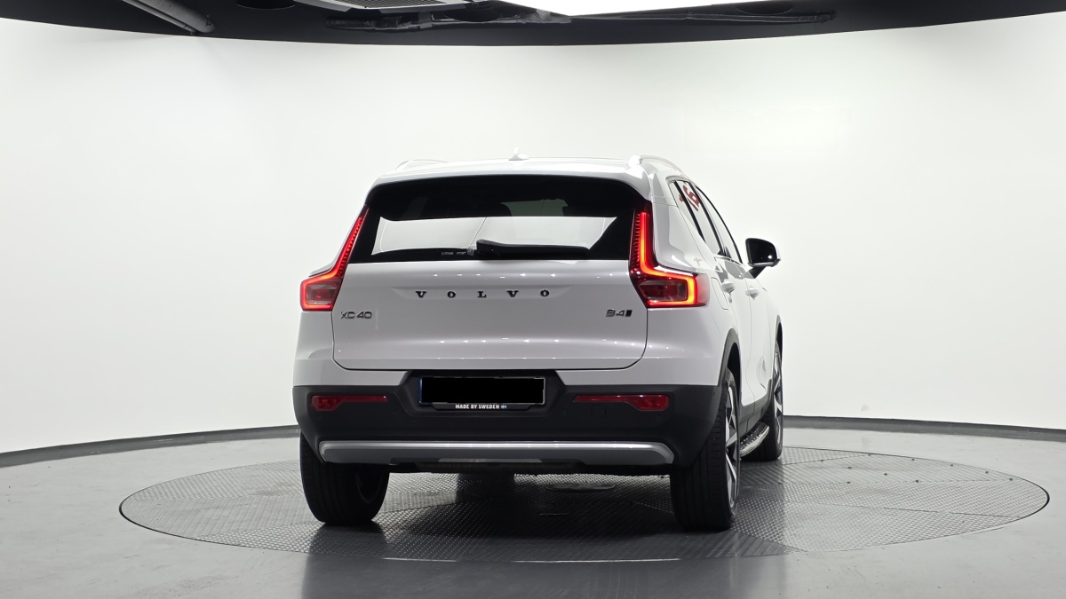Volvo XC40, 2022 — фото 4 из 12
