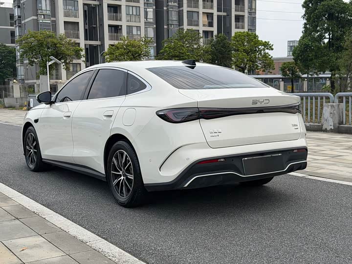 BYD Seal 06 Hybrid/EV, 2024 — фото 7 из 9