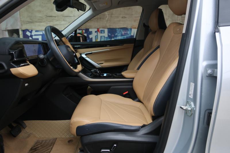Geely Atlas L, 2022 — фото 10 из 12