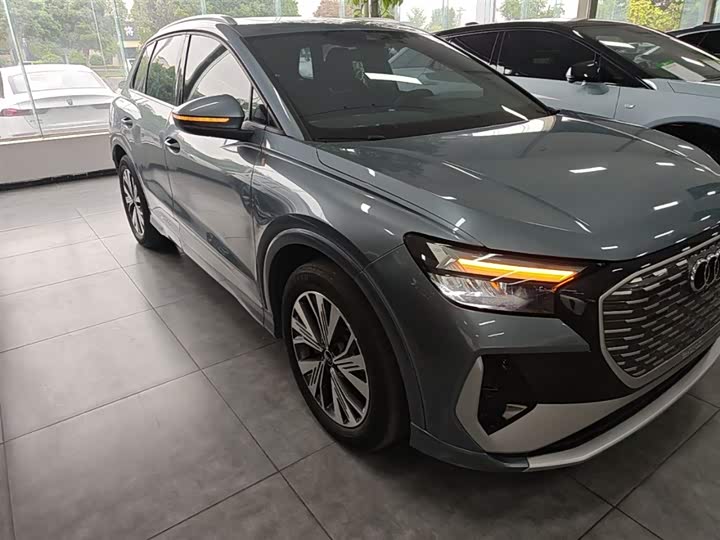 Audi Q4 e-tron, 2022 — фото 3 из 9