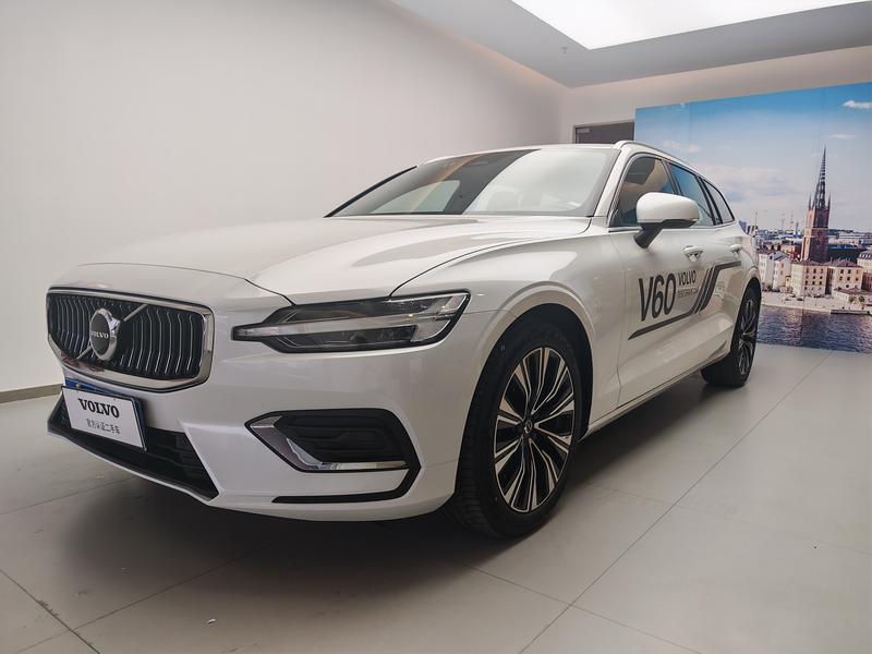 Volvo V60, 2024 — купить в Санкт-Петербурге под ключ