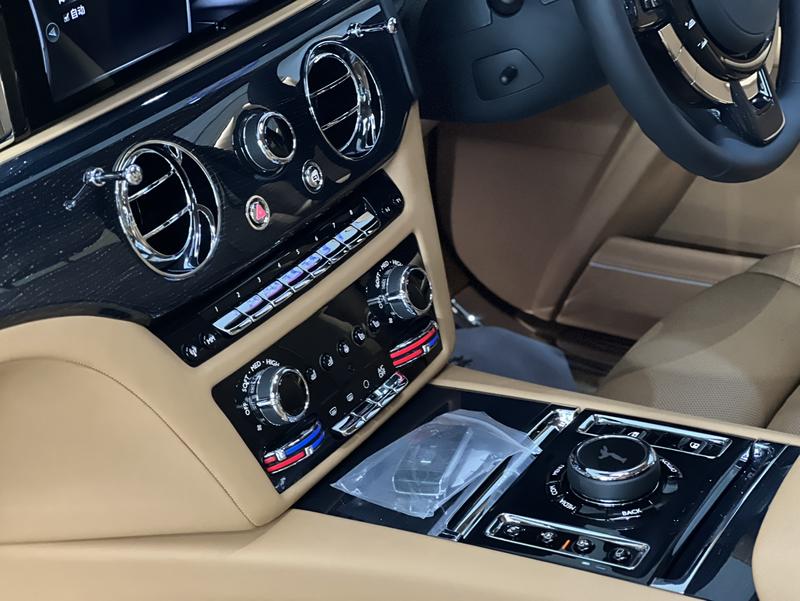 Rolls-Royce Ghost, 2025 — фото 11 из 12