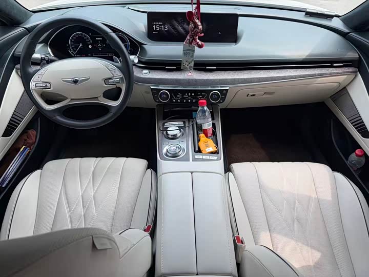 Genesis G80 EV, 2023 — фото 5 из 9