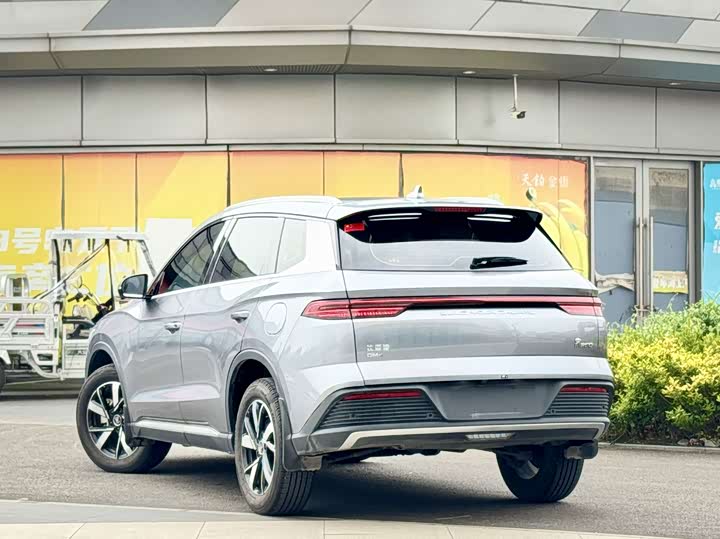 BYD Song Pro Hybrid, 2024 — фото 3 из 9