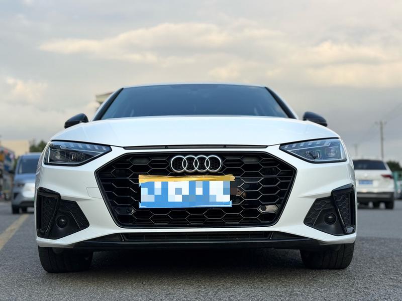 Audi A4L, 2022 — фото 2 из 12
