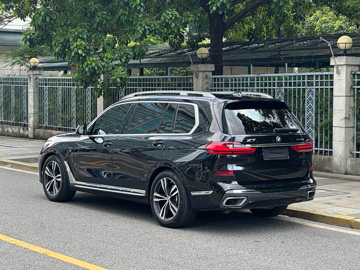 BMW X7, 2022 — фото 3 из 10