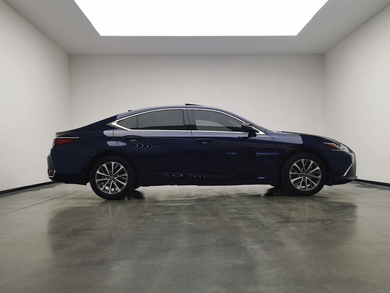 Lexus ES, 2023 — фото 8 из 12