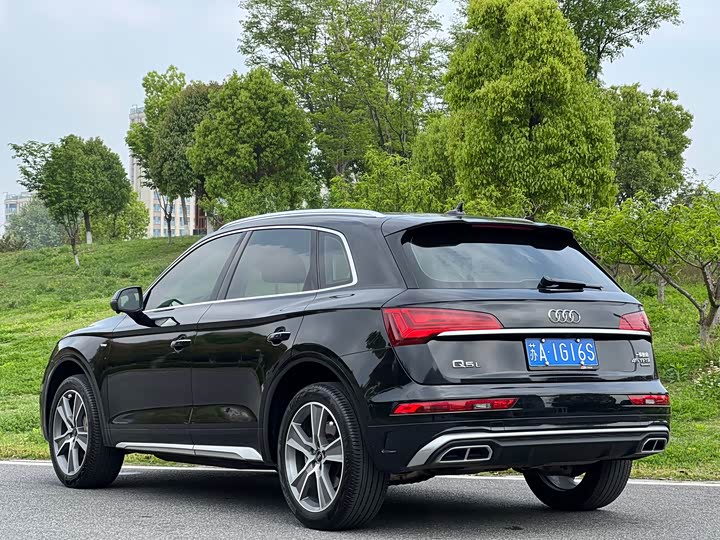 Audi Q5L, 2022 — фото 7 из 9