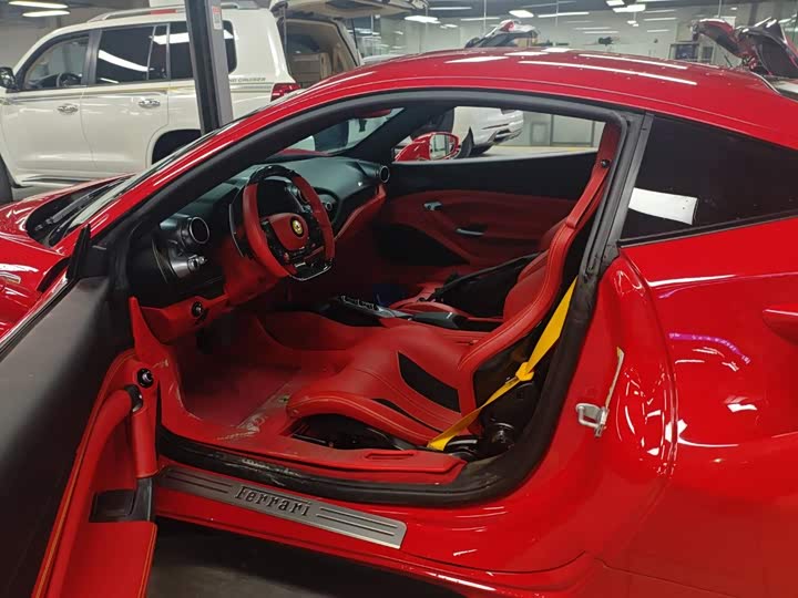 Ferrari F8, 2022 — фото 6 из 9