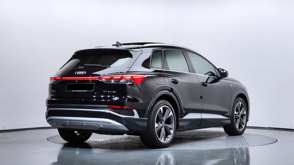 Audi Q4 e-tron, 2022 — фото 2 из 12