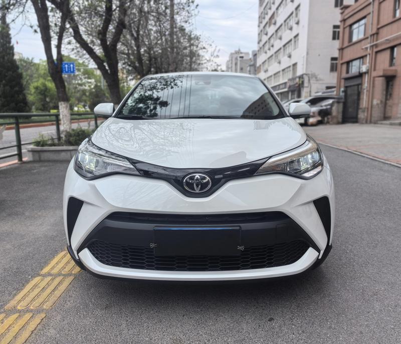 Toyota C-HR, 2023 — фото 2 из 12