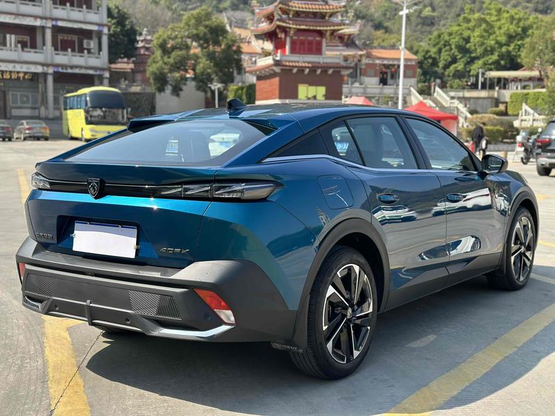 Peugeot 408X, 2023 — фото 7 из 11
