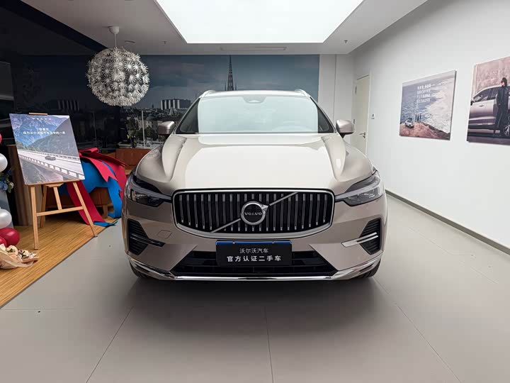 Volvo XC60, 2024 — фото 2 из 9