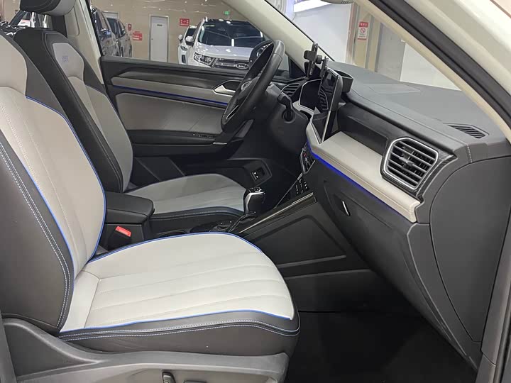 Volkswagen Tayron GTE Hybrid, 2022 — фото 9 из 12