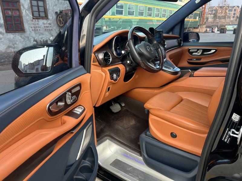 Mercedes-Benz V-Class, 2022 — фото 11 из 12
