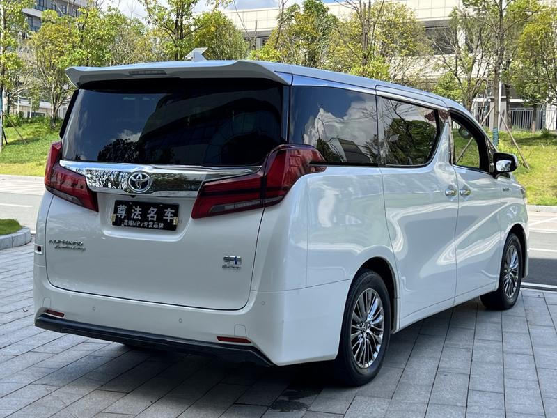 Toyota Alphard, 2023 — фото 6 из 10