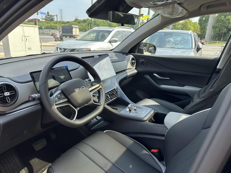 BYD Sea Lion 05 DM-i Hybrid, 2026 — фото 9 из 12