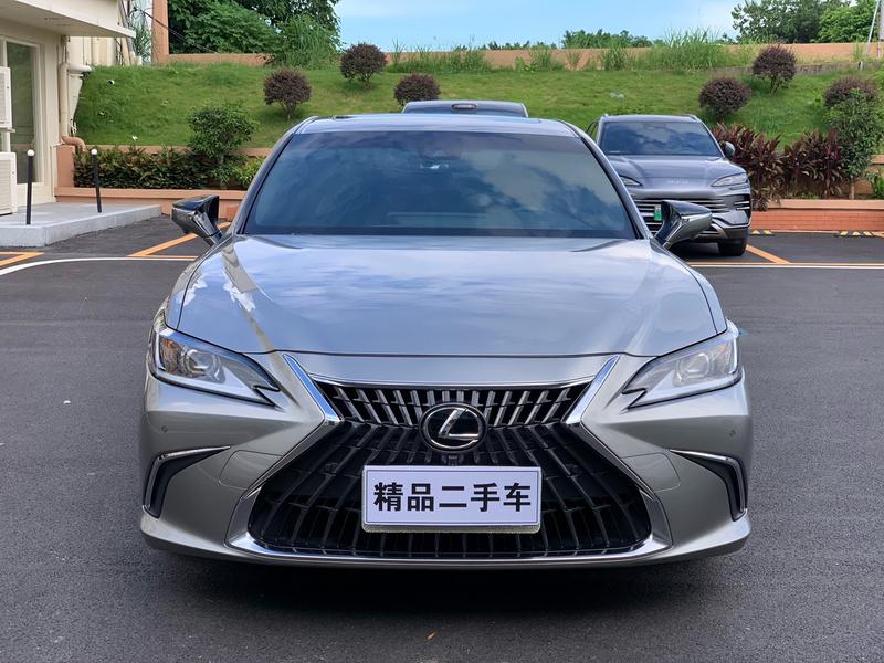 Lexus ES, 2023 — фото 2 из 12