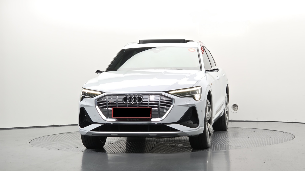 Audi e-tron, 2022 — фото 3 из 12