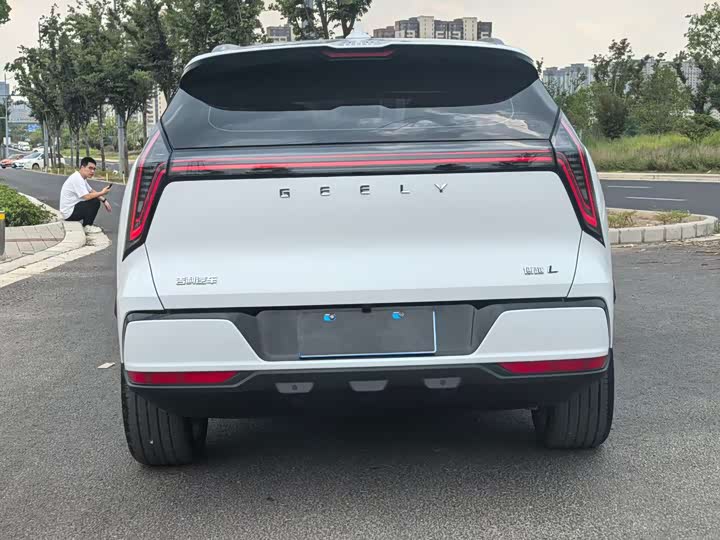 Geely Atlas L, 2025 — фото 8 из 9