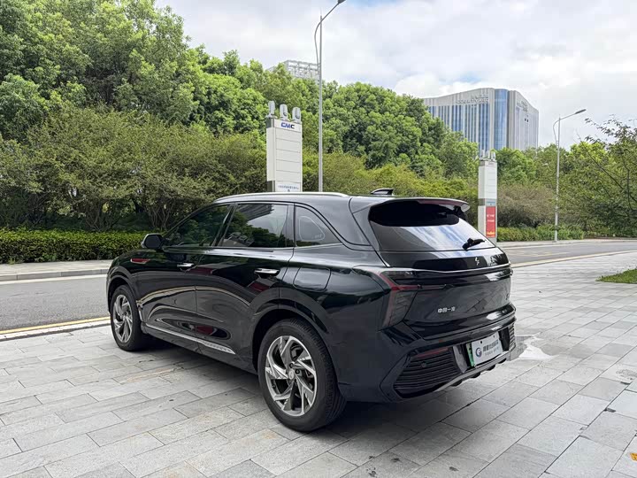 Hongqi HS3 Hybrid, 2024 — фото 8 из 9