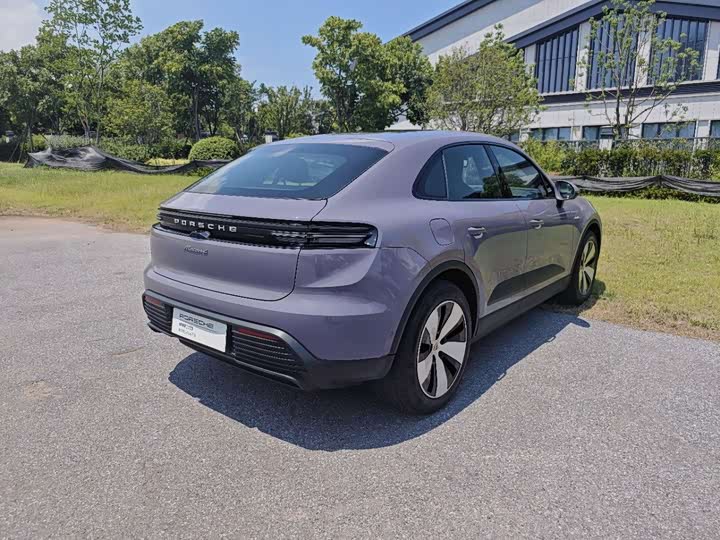 Porsche Macan EV, 2025 — фото 7 из 9