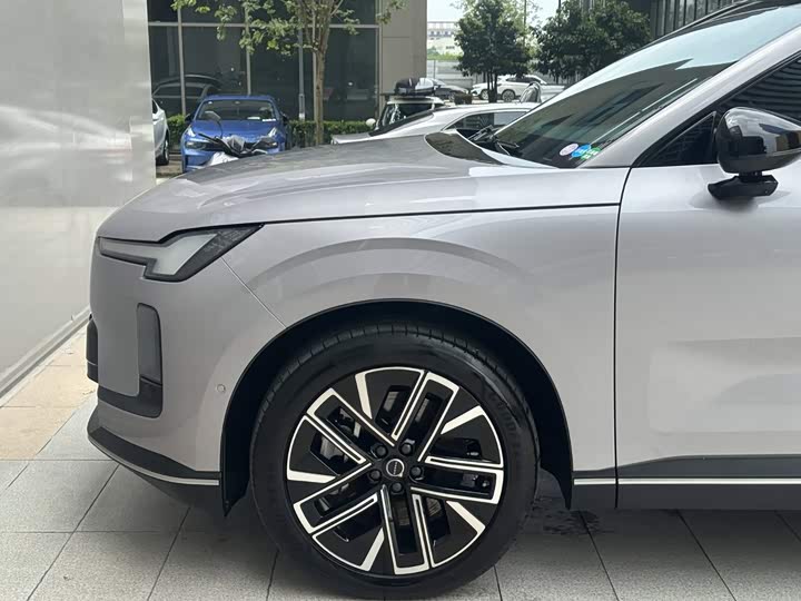 Volvo XC70 Hybrid, 2025 — фото 5 из 9