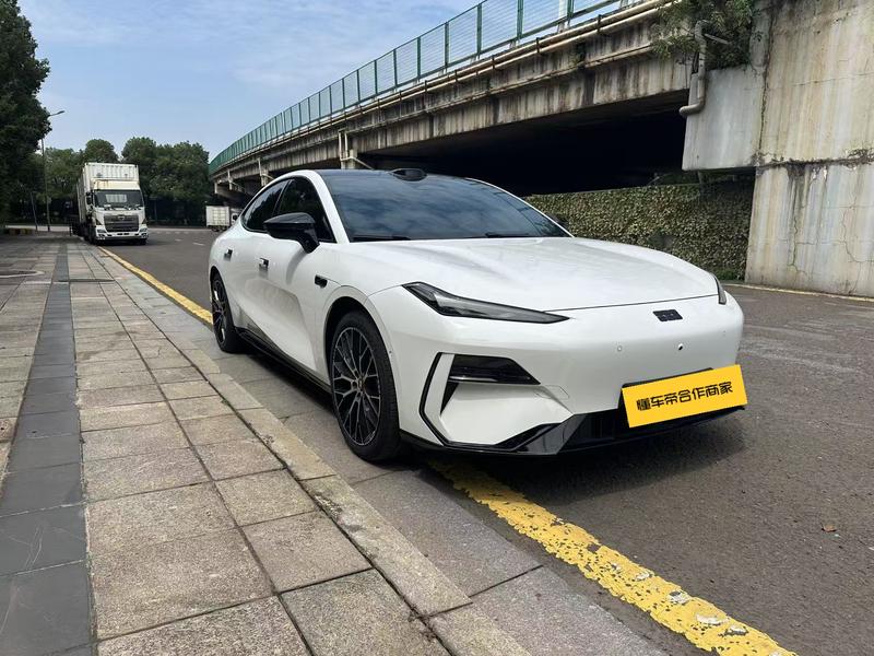 Geely Galaxy E8, 2025 — фото 3 из 12