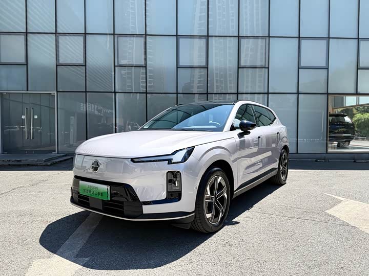 Volvo XC70 Hybrid, 2025 — купить в Калуге под ключ