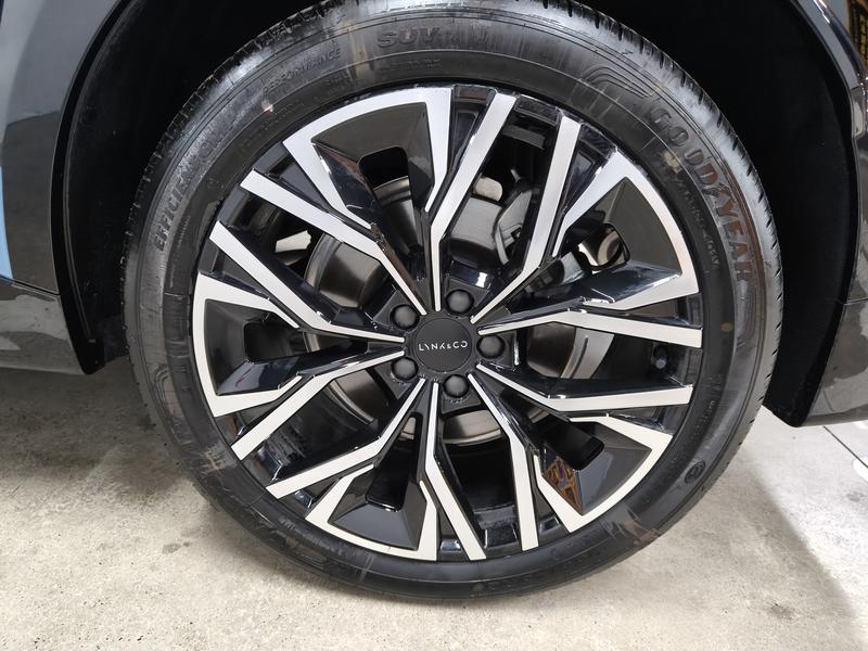 Lynk & Co 08 EM-P Hybrid, 2025 — фото 9 из 12