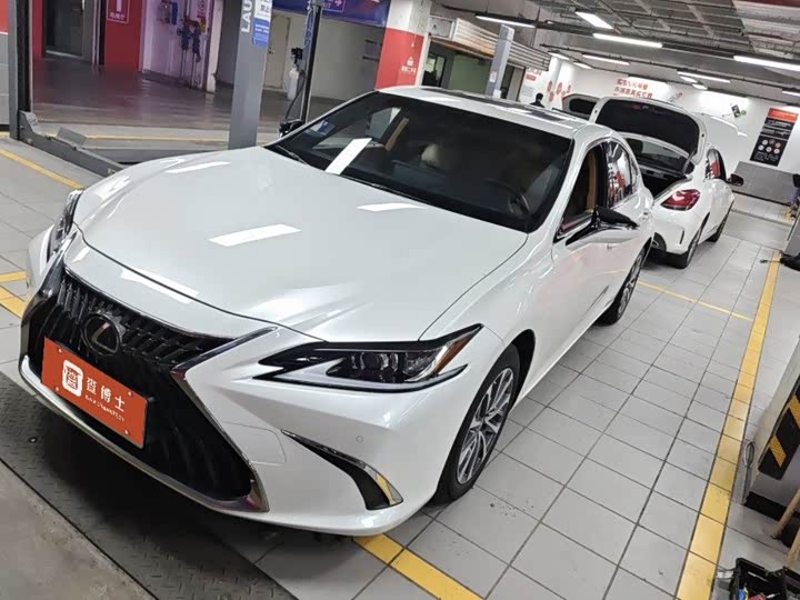 Lexus ES, 2024 — купить в Саратове под ключ