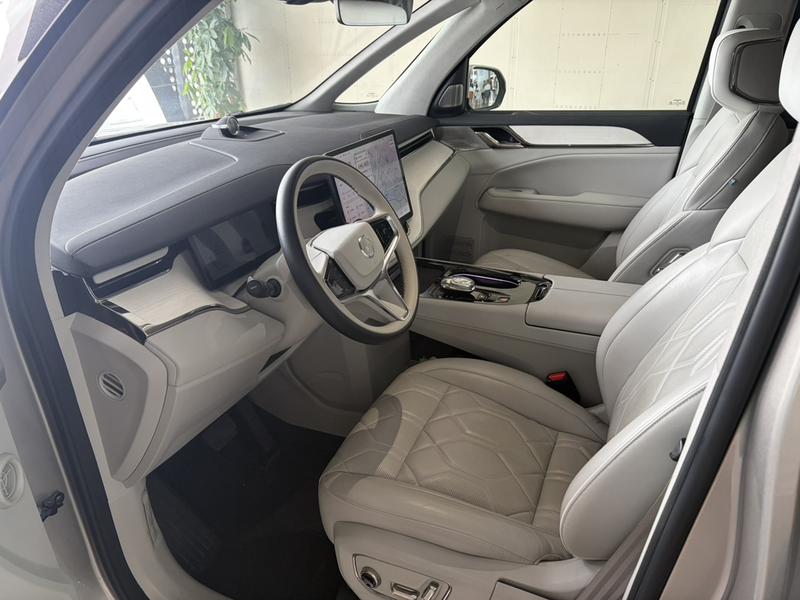 Volvo EM90, 2023 — фото 10 из 12