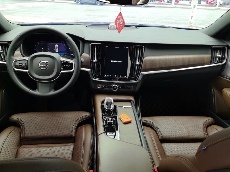 Volvo S90, 2023 — фото 7 из 12