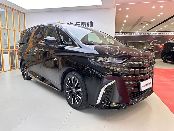 Toyota Alphard, 2024 — фото 3 из 9