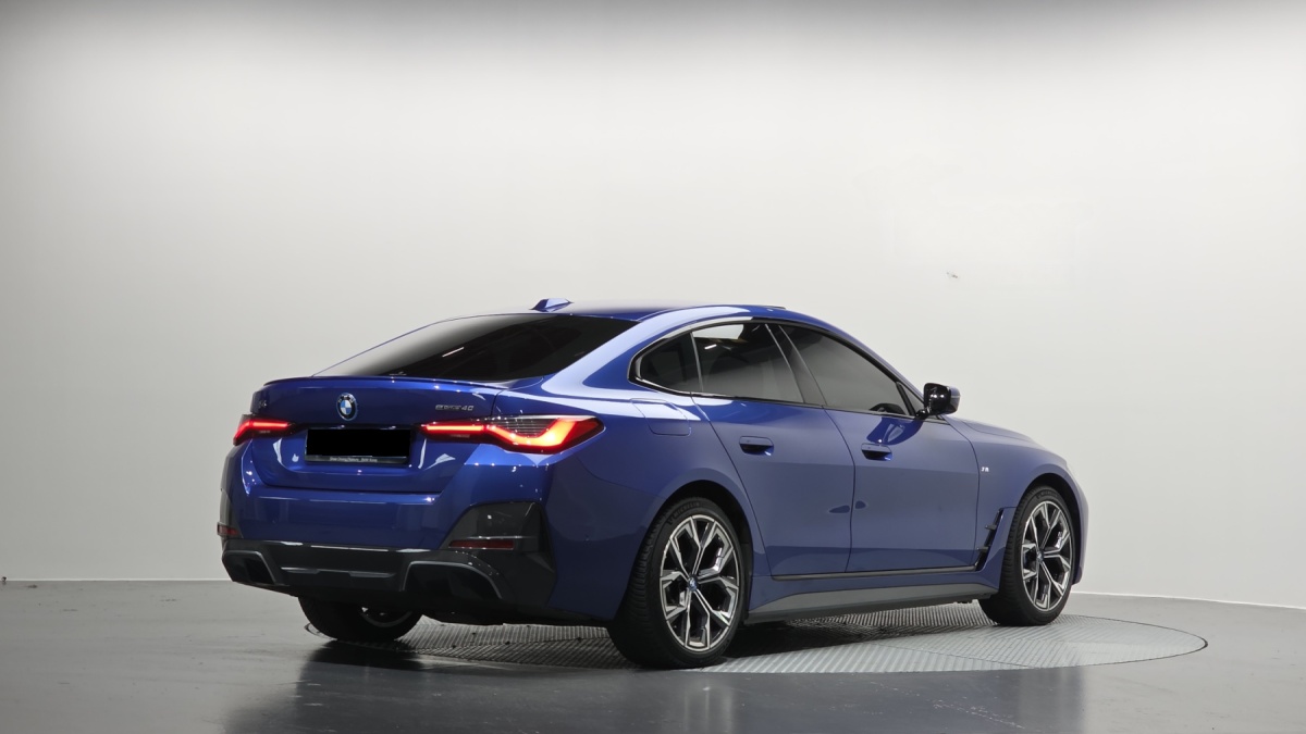BMW i4, 2022 — фото 2 из 12