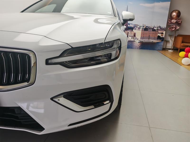 Volvo V60, 2024 — фото 8 из 12