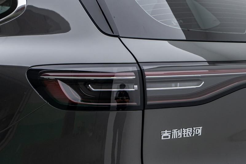 Geely Galaxy E5, 2025 — фото 10 из 12