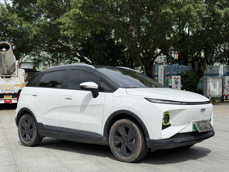 Geely Geometry E Firefly, 2022 — фото 3 из 12