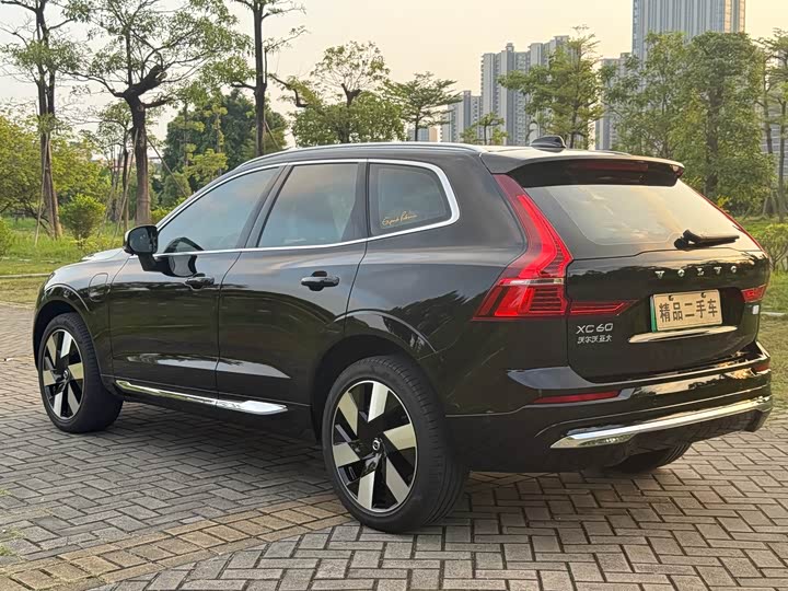 Volvo XC60 Hybrid, 2024 — фото 6 из 12
